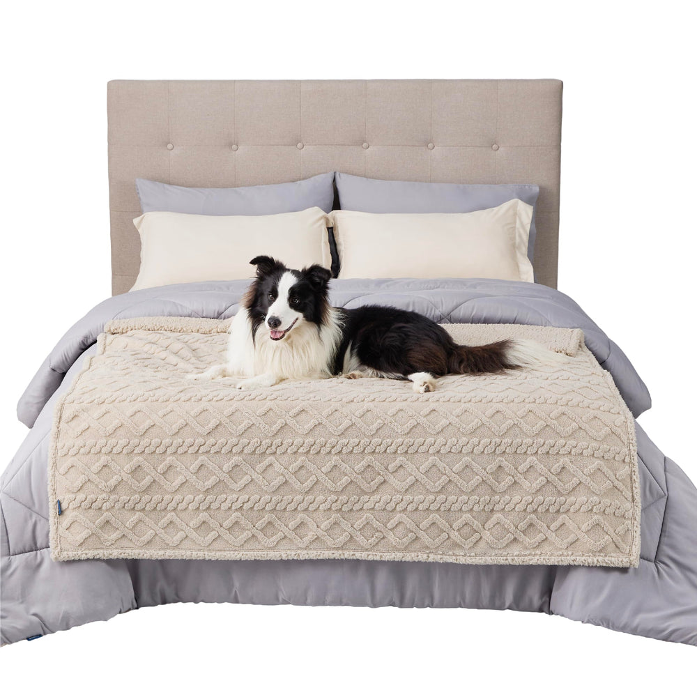 Bedsure durable-edge-stitching ensures long-lasting use with stronger seams.