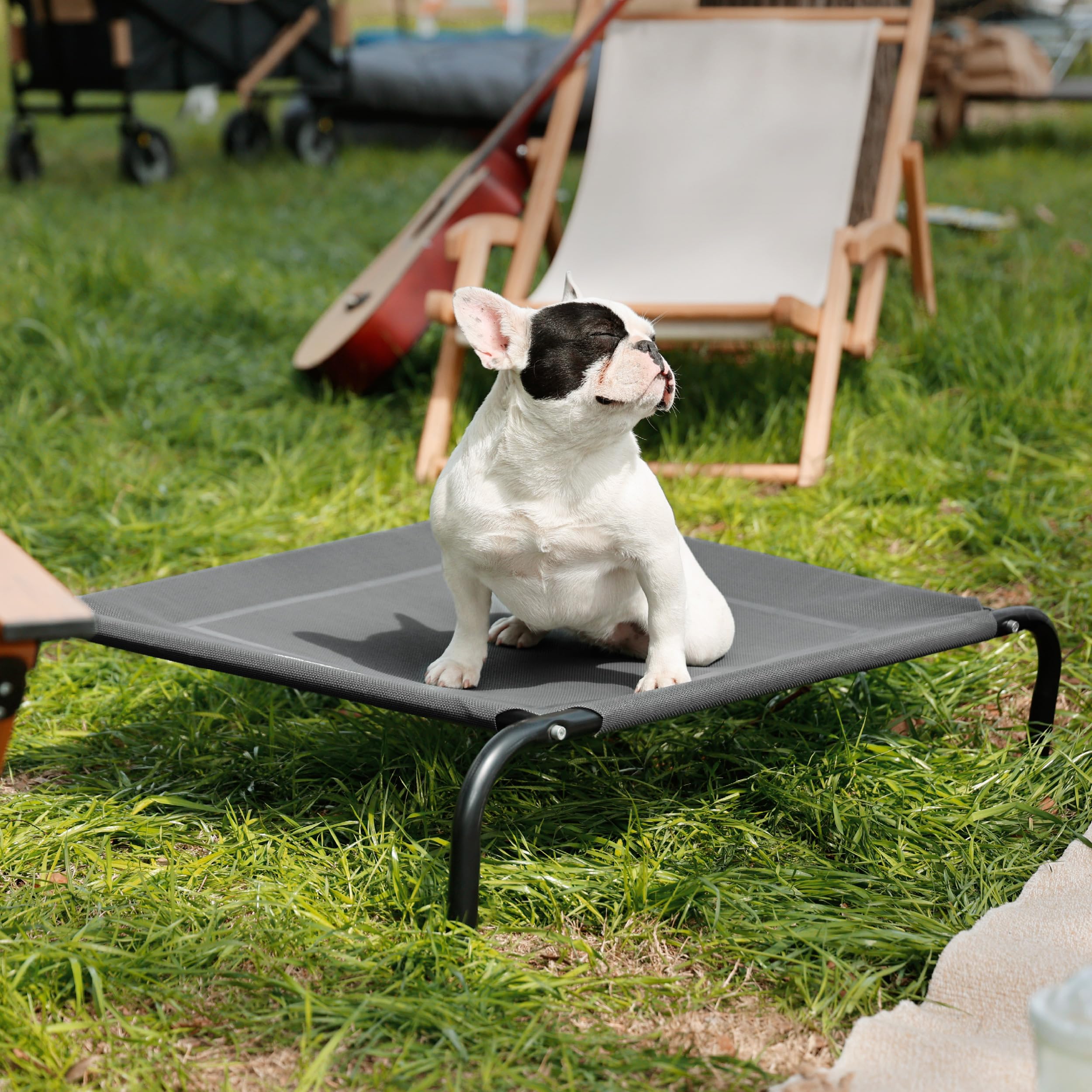 Bedsure durable Teslin mesh bed designed to withstand scratching in yard