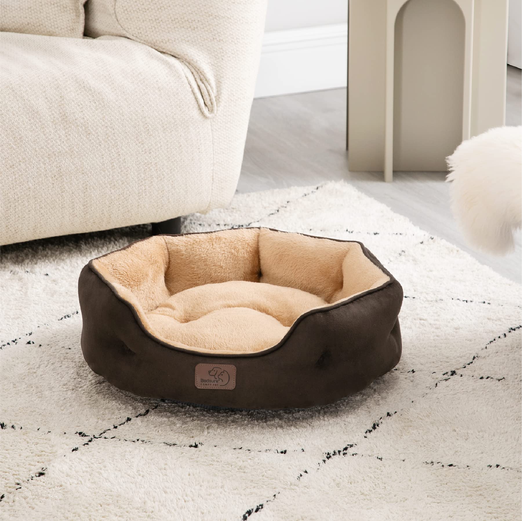 Bedsure cozy bed scene suitable for puppies and kittens to relax.