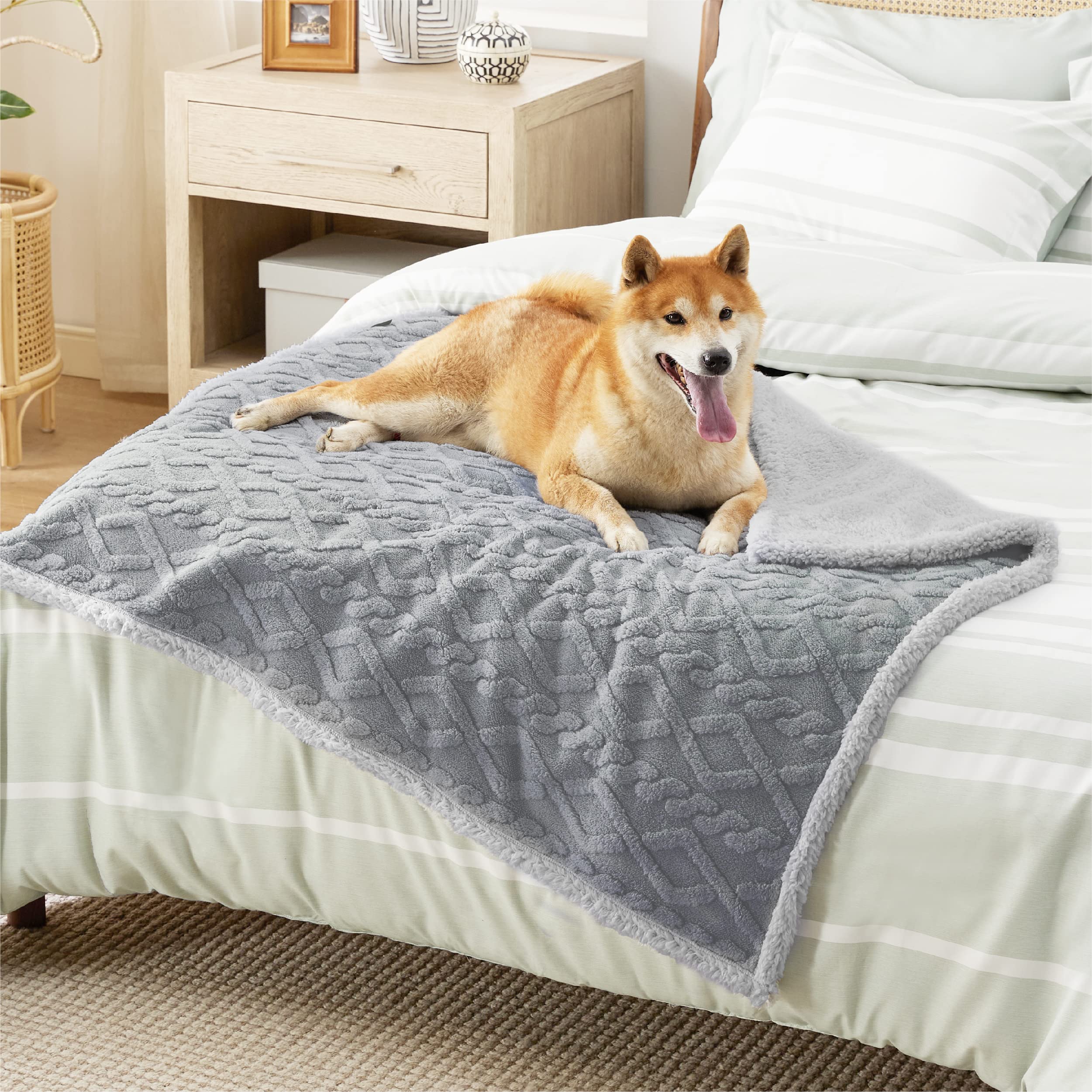 Bedsure lightweight yet durable throw suits indoor and outdoor use.