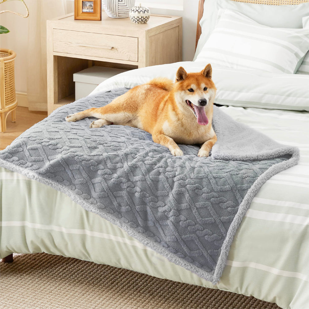 Bedsure lightweight yet durable throw suits indoor and outdoor use.