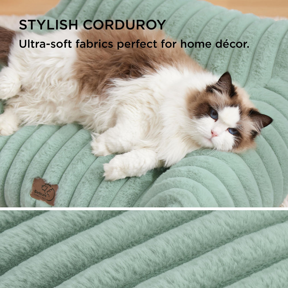 Bedsure Pet Couch washable cover demonstrates easy removal for cleaning.