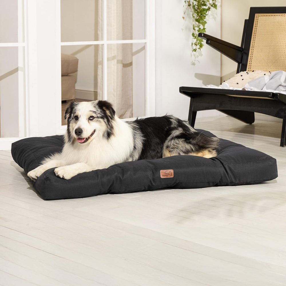 Bedsure-plush-filled-dog-bed-fibers stay soft and supportive.