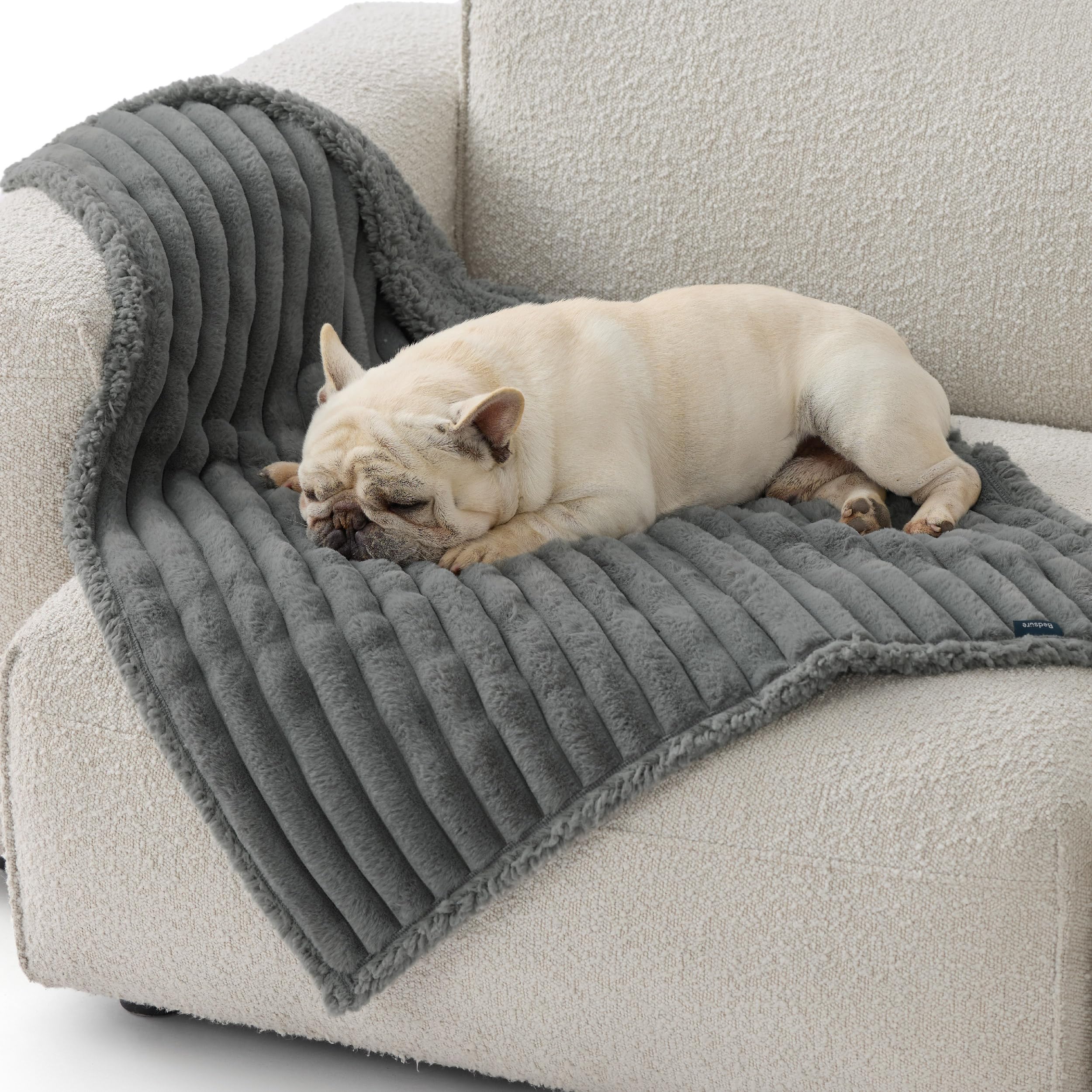 Bedsure product display highlights 30x40 size and compact, versatile use.