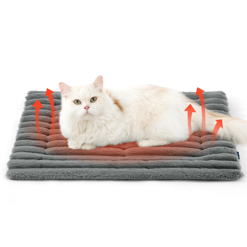 Bedsure self warming cat bed grey material detail closeup highlights heat-retaining fabric.