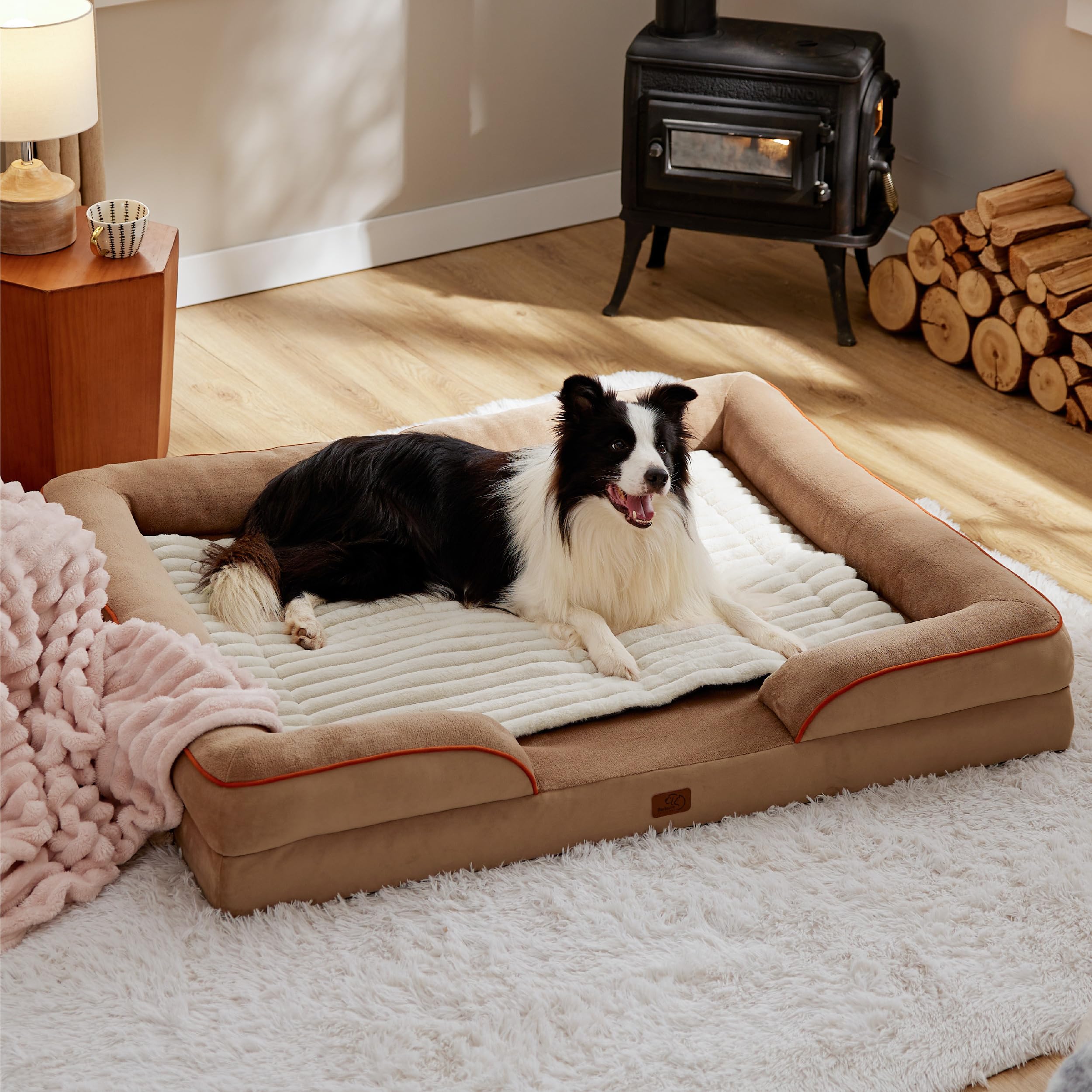Bedsure self-warming dog bed white—clean, bright addition to any resting space.