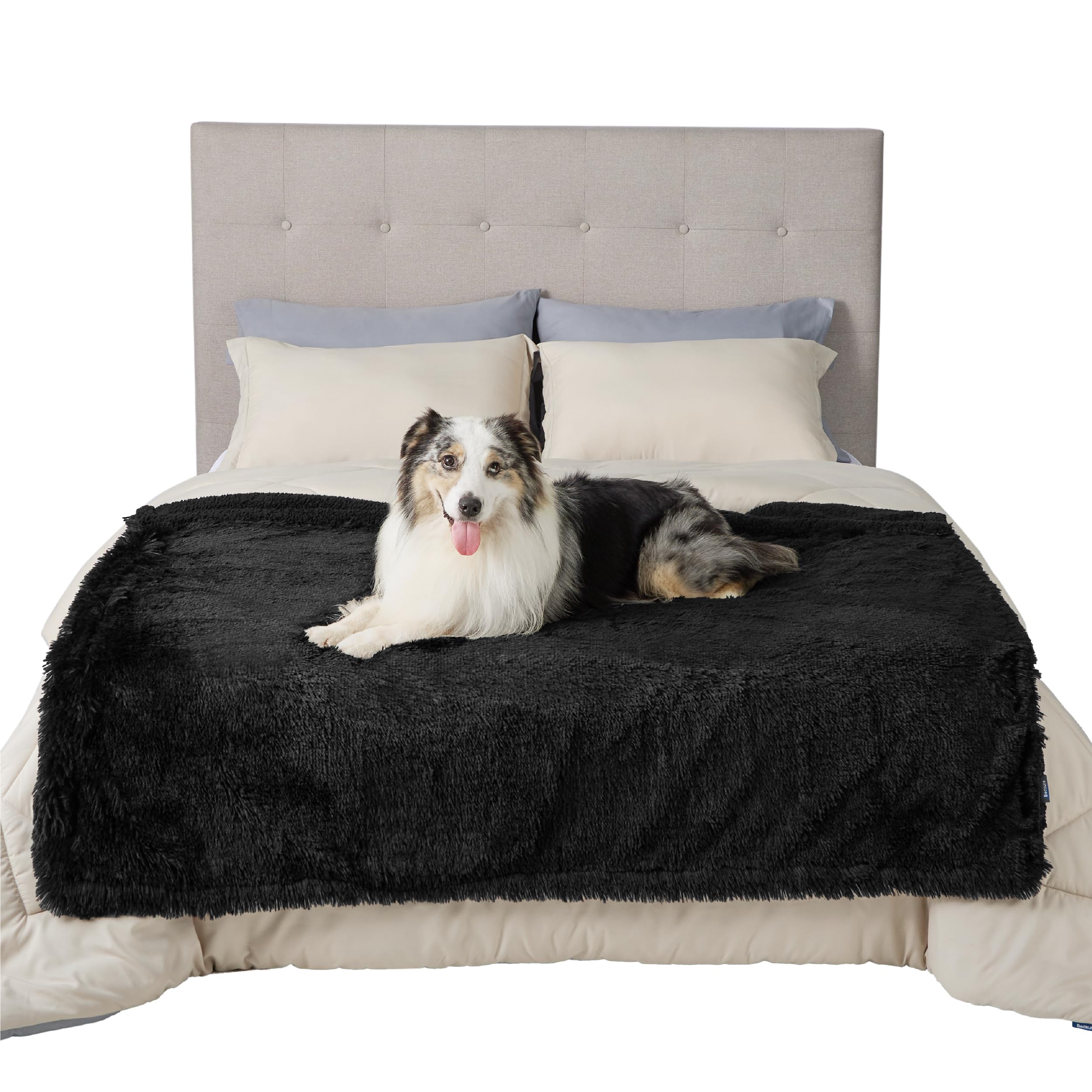 Bedsure travel-friendly blanket protects car seats and crates on trips