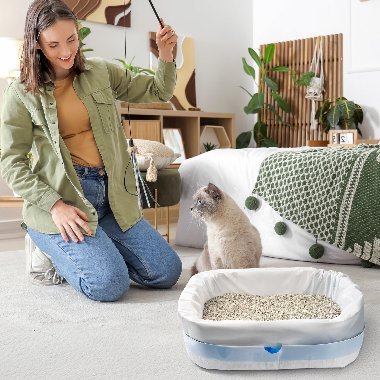 Belinlen heavy-duty kitty pan liners keep litter area cleaner.