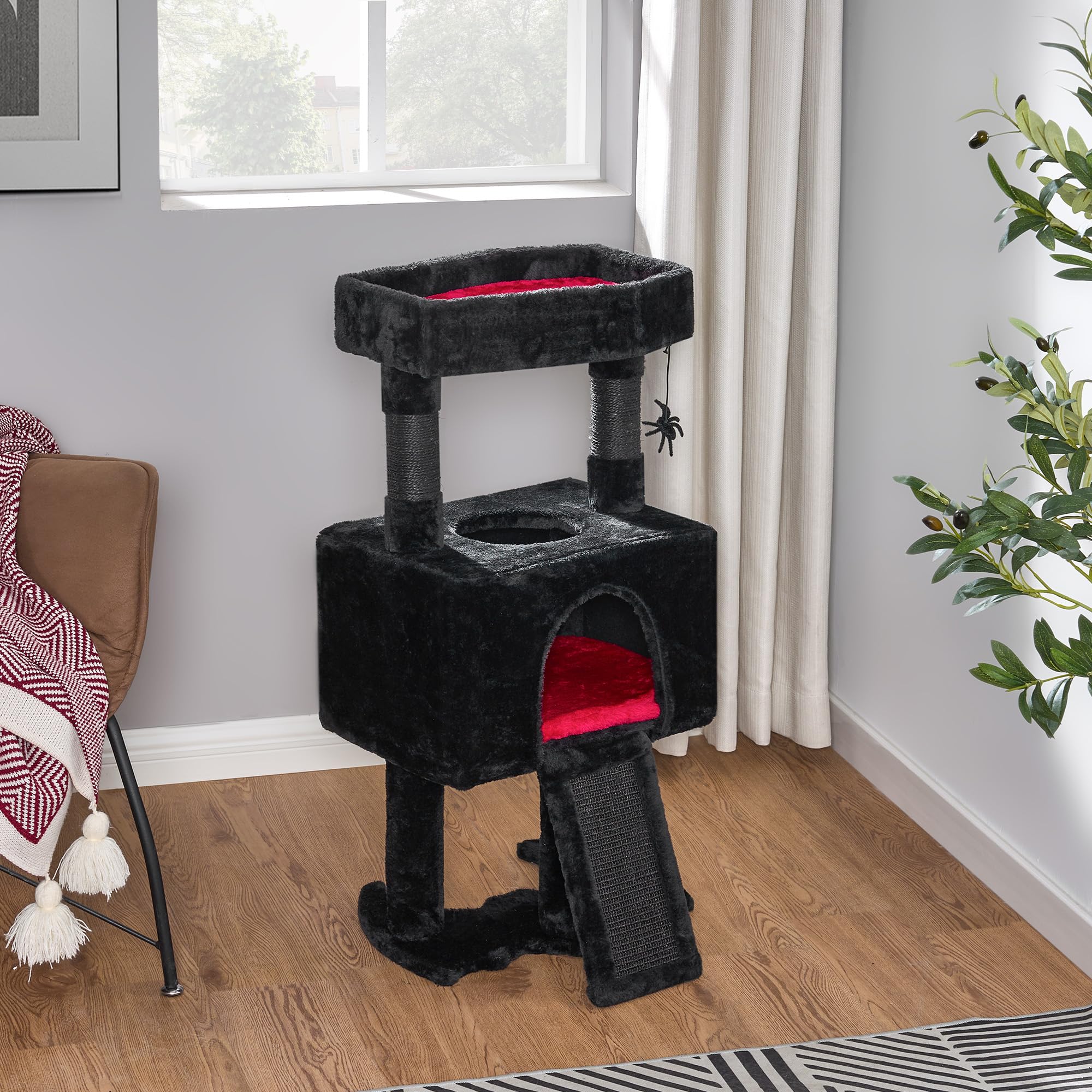 BEWISHOME Cat Tree Tower sturdy base and thick posts reduce wobble.