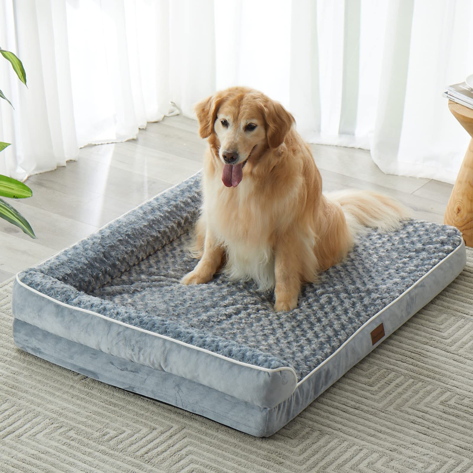 BFPETHOME non-slip-bottom keeps bed in place on slick floors.
