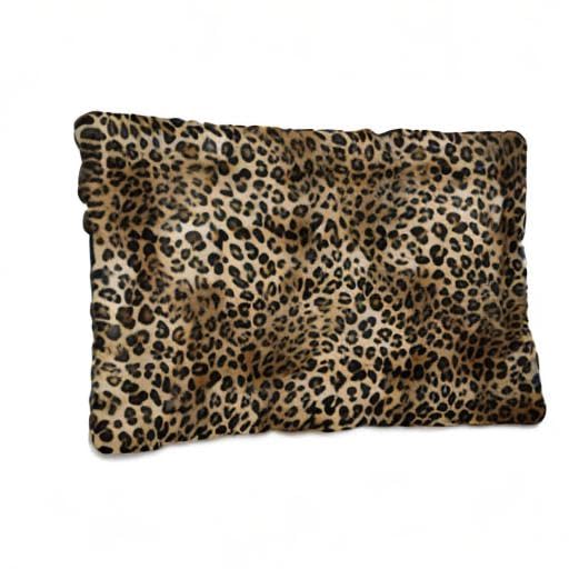 Blueangle Vintage Leopard Bed machine-wash-care for easy cleaning.