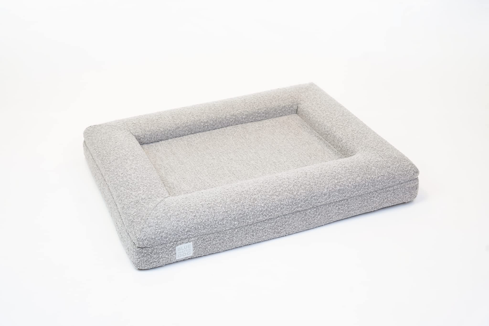 Bluewater Dog bed handle enables easy transport and relocation.