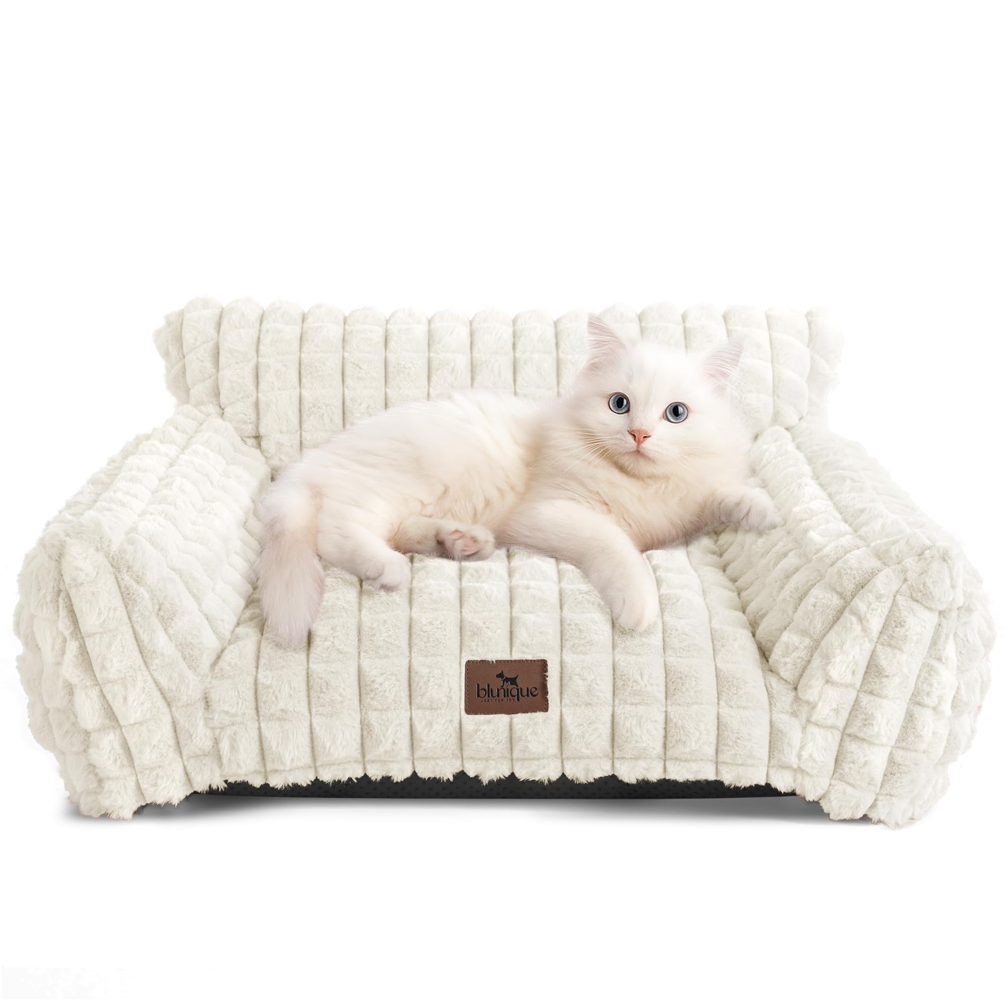 blunique cat bed soft faux rabbit fur closeup for luxurious comfort.