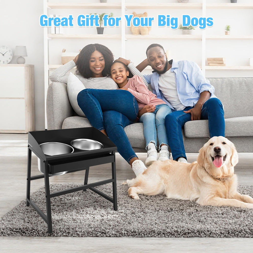 Bobbie & Laxi full-metal stand stands up to energetic dogs