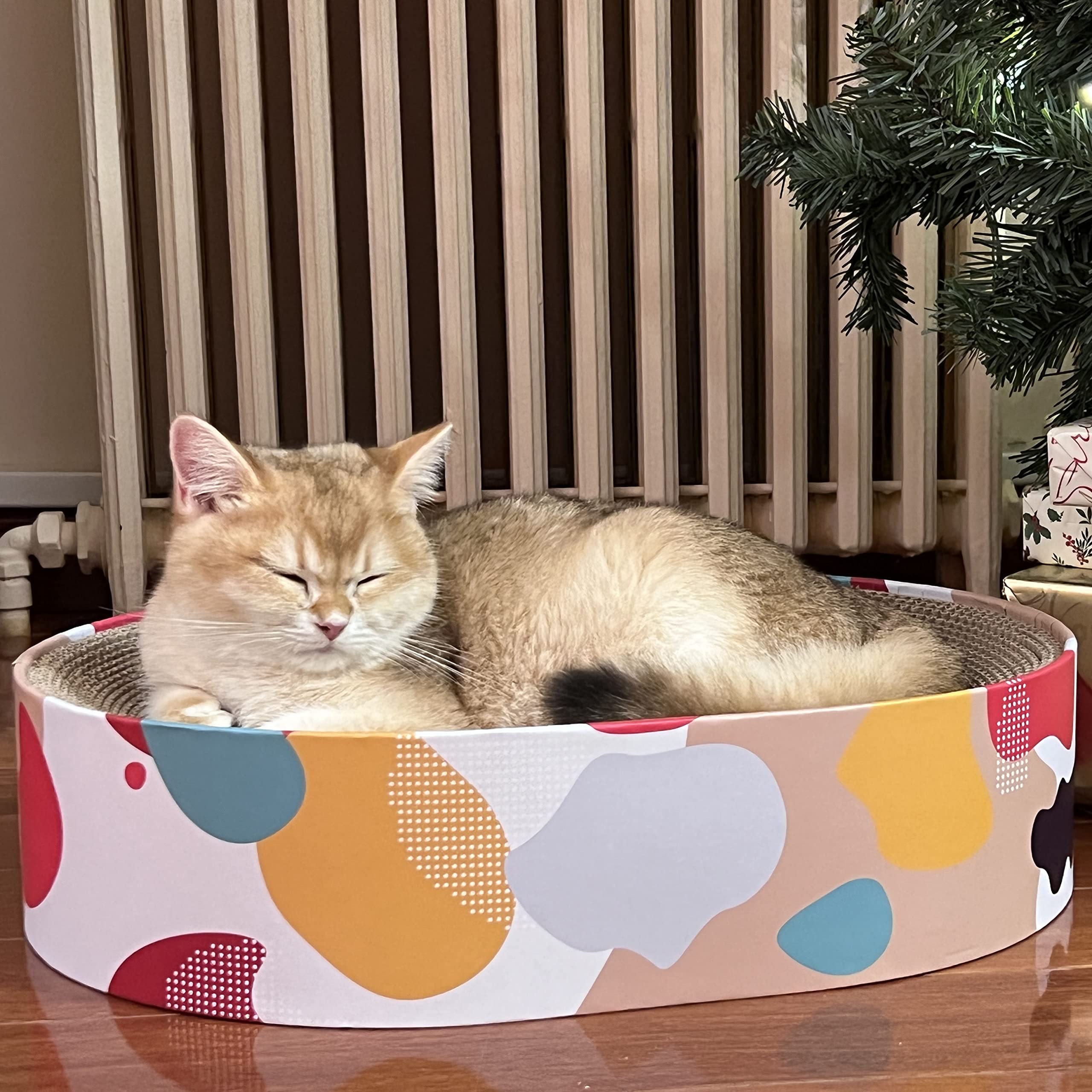 BobbyPet Cat Scratcher Lounge Bed packaging highlights easy setup and storage.