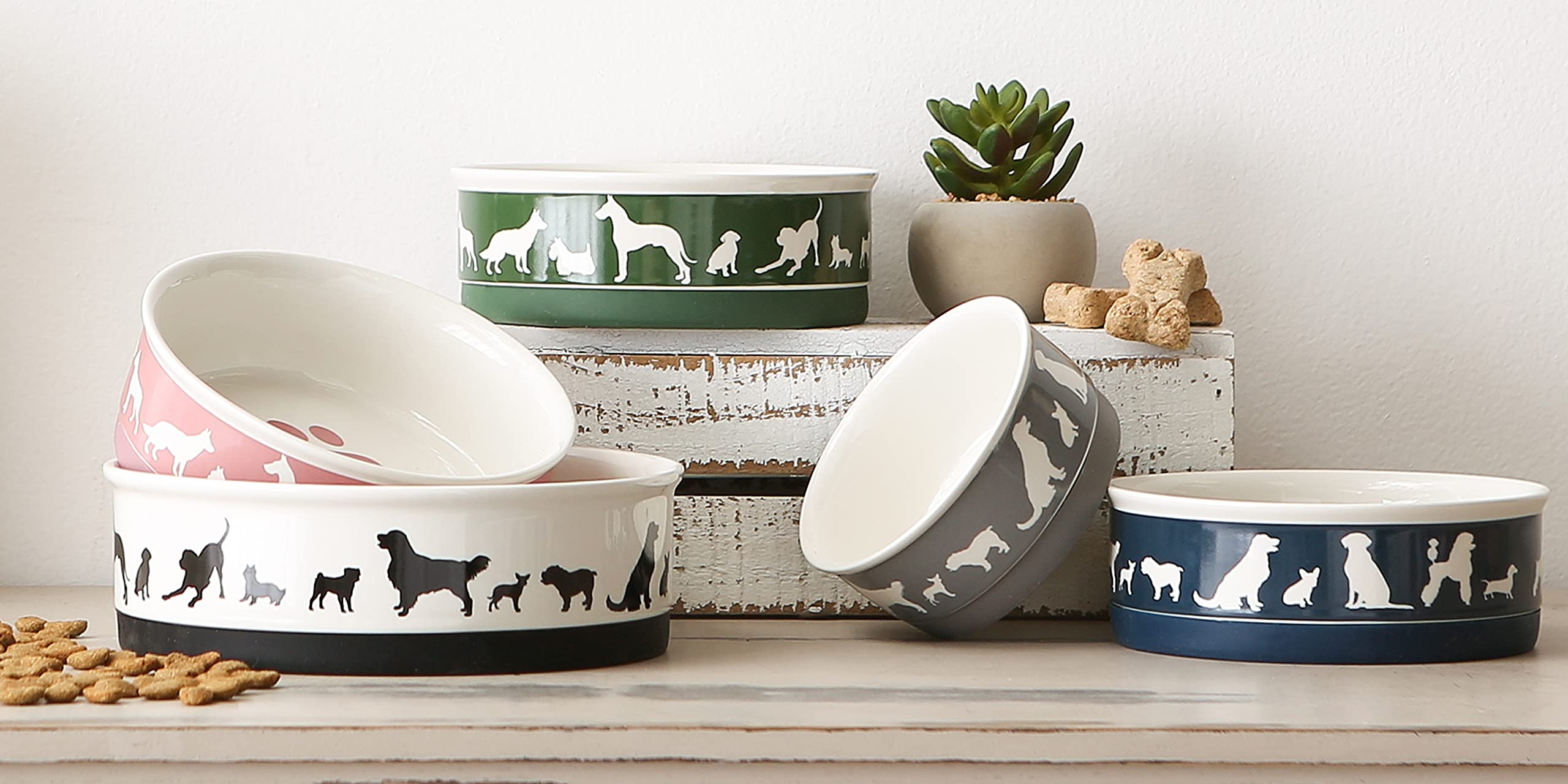 Bone Dry diameter 7.5 inch navy cat bowl close-up