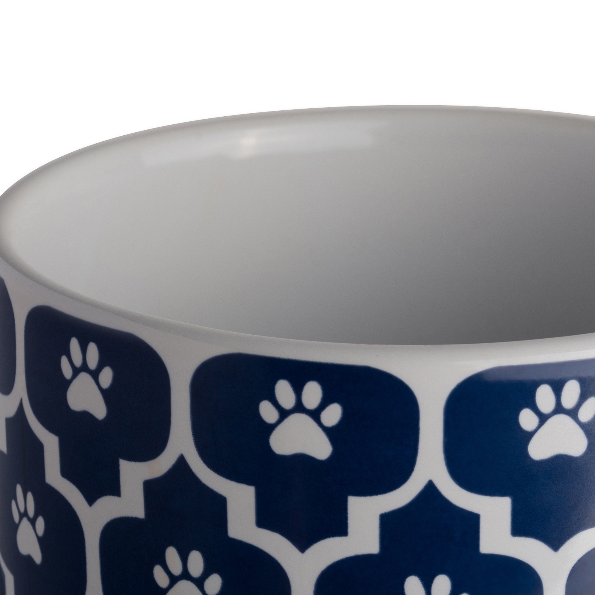 Close-up of bamboo lid with silicone ring on Bone Dry lattice canister for easy cleaning.