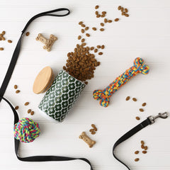 Bone Dry Lattice full set displays cohesive kitchen decor and practical storage.