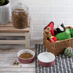 Bone Dry nonslip silicone rim keeps bowls upright.