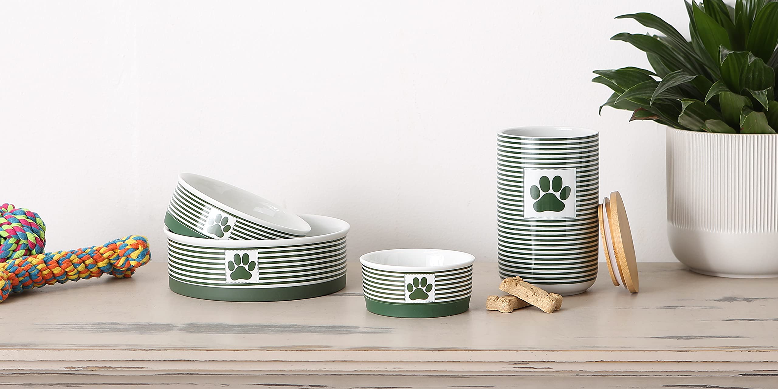 Bone Dry Paw & Patch pawtastic design adds personality to mealtime