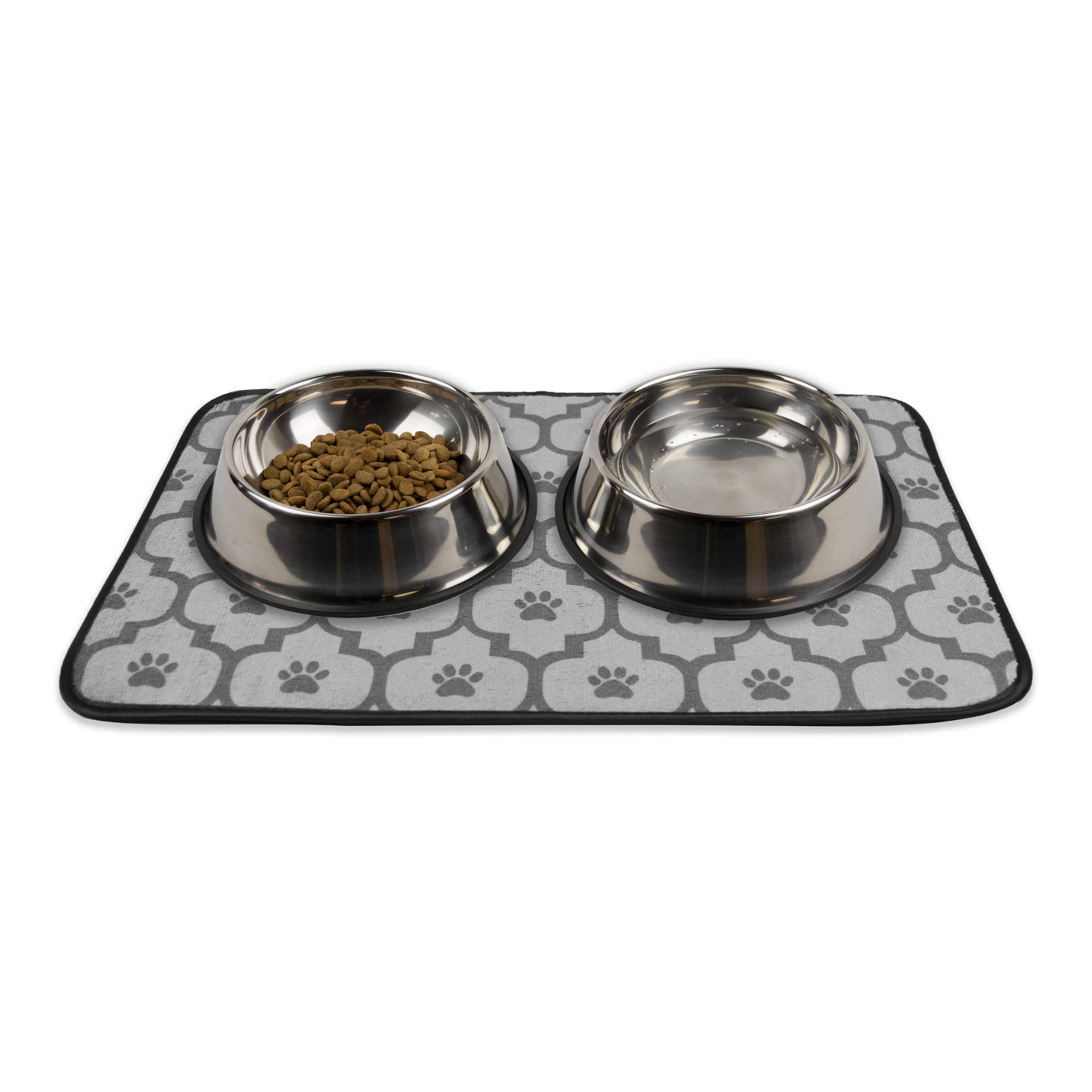 Bone Dry 14x24 gray lattice mat creates a defined dining area.