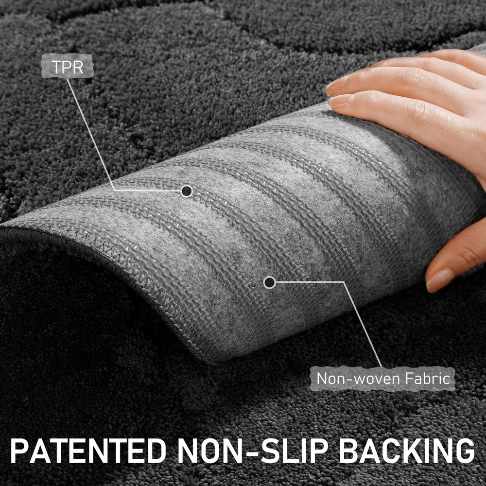 BSICPRO elastic microfiber dirt trapper effectively removes dirt from paws.