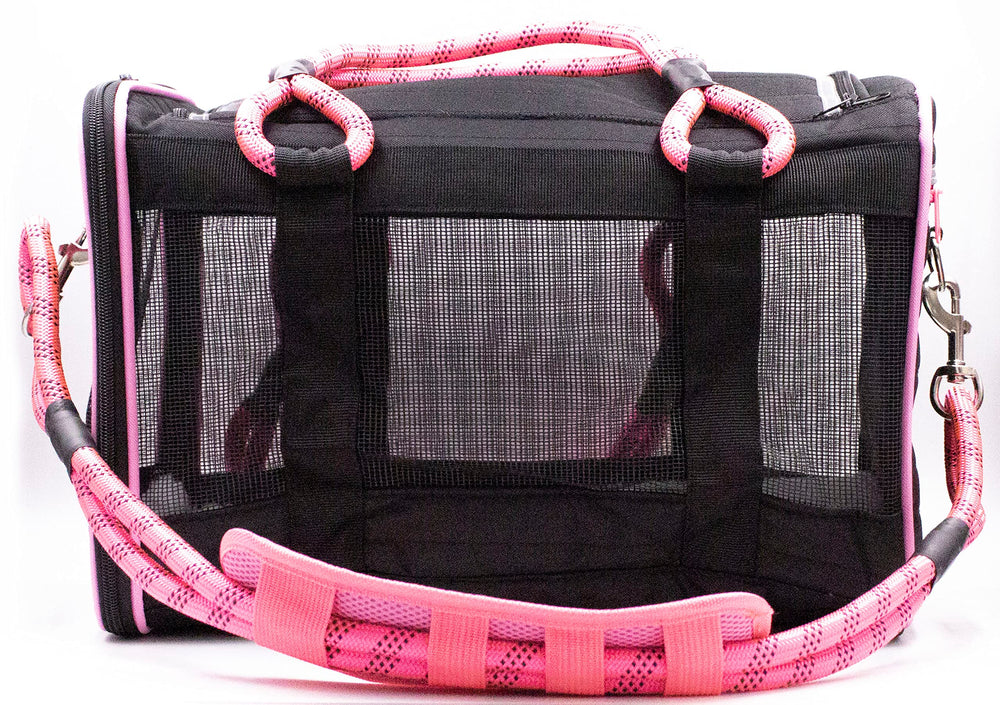 Buddy's Best reinforced zippers and sturdy handles for durable travel with your pet