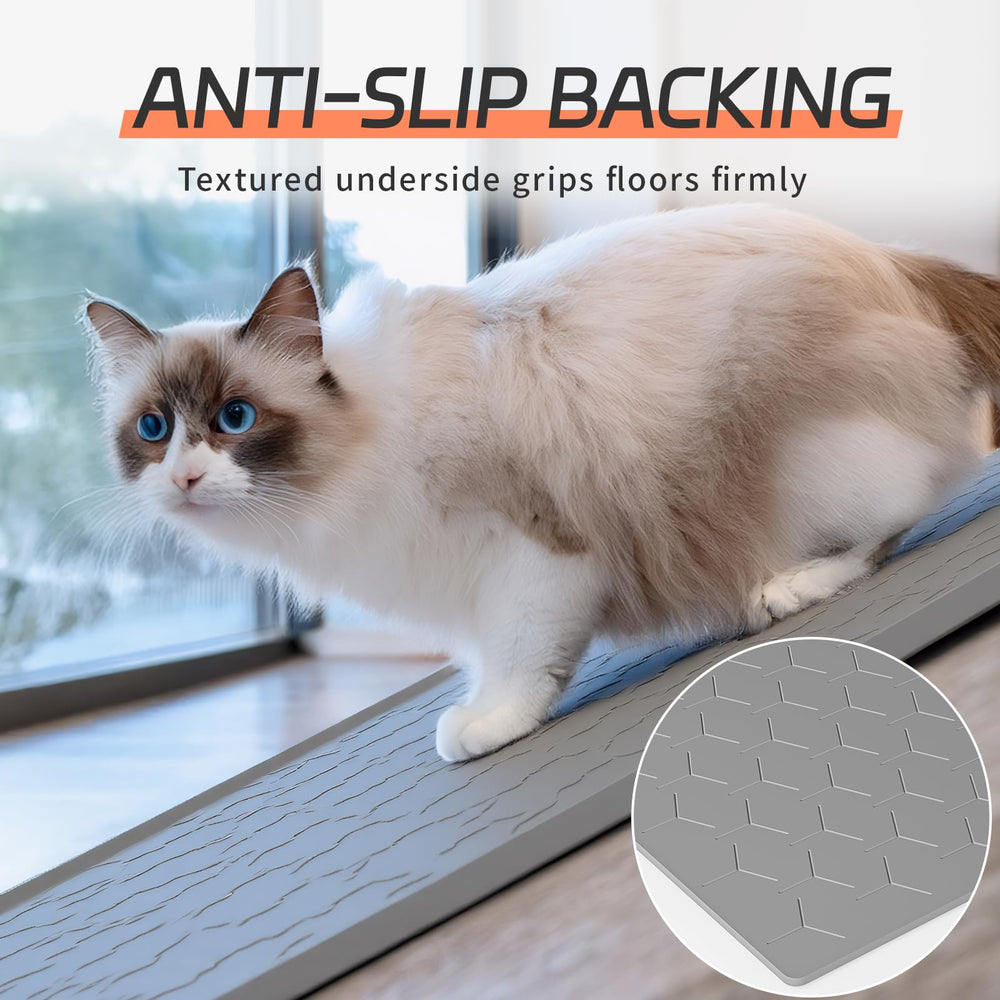 Bulkniu paw-friendly surface on silicone cat litter mat is gentle on paws