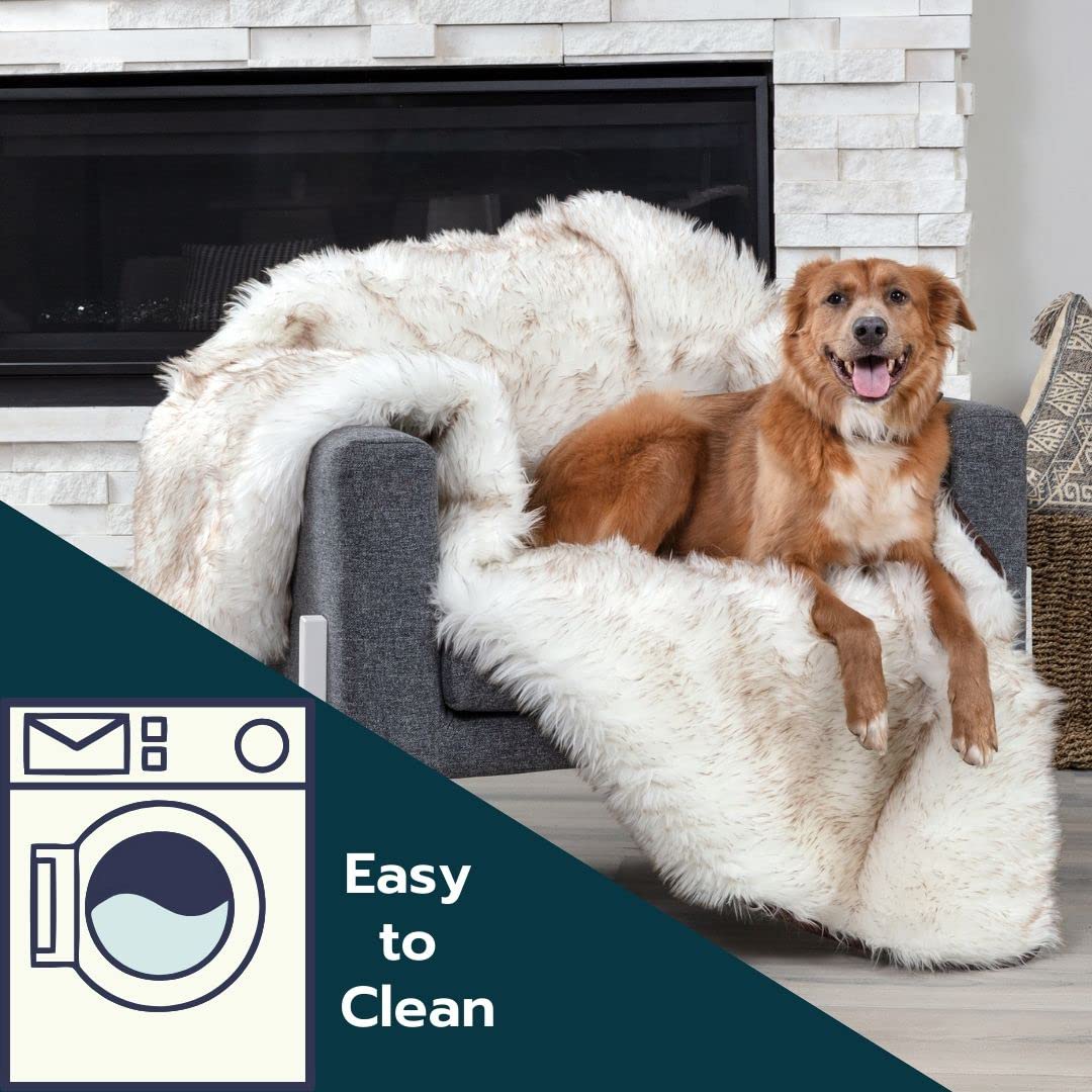 Callarome blanket close-up highlighting odor resistance and stain resistance.
