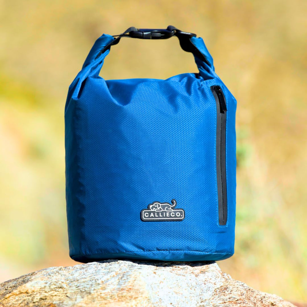 Callieco dog food travel bag large 64-cup capacity fits extended trips.