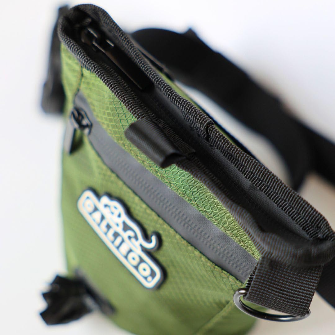 Callieco D-ring attachment keeps training clicker or keys within easy reach.