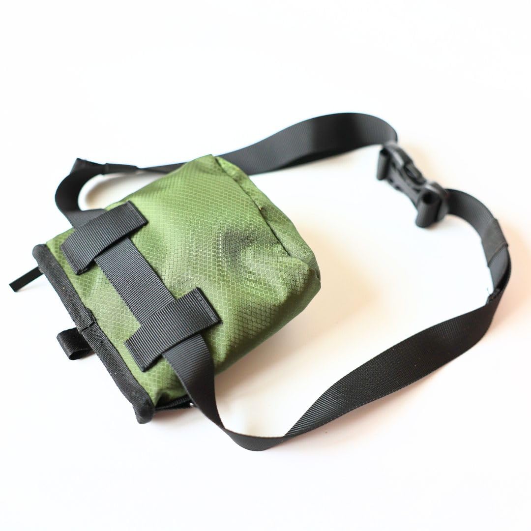 Green Callieco pouch suitable for outdoor walks and everyday dog care.