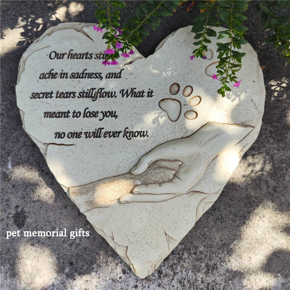 Carchistan Heart-Shaped Dog Memorial Stone text detail for lasting remembrance