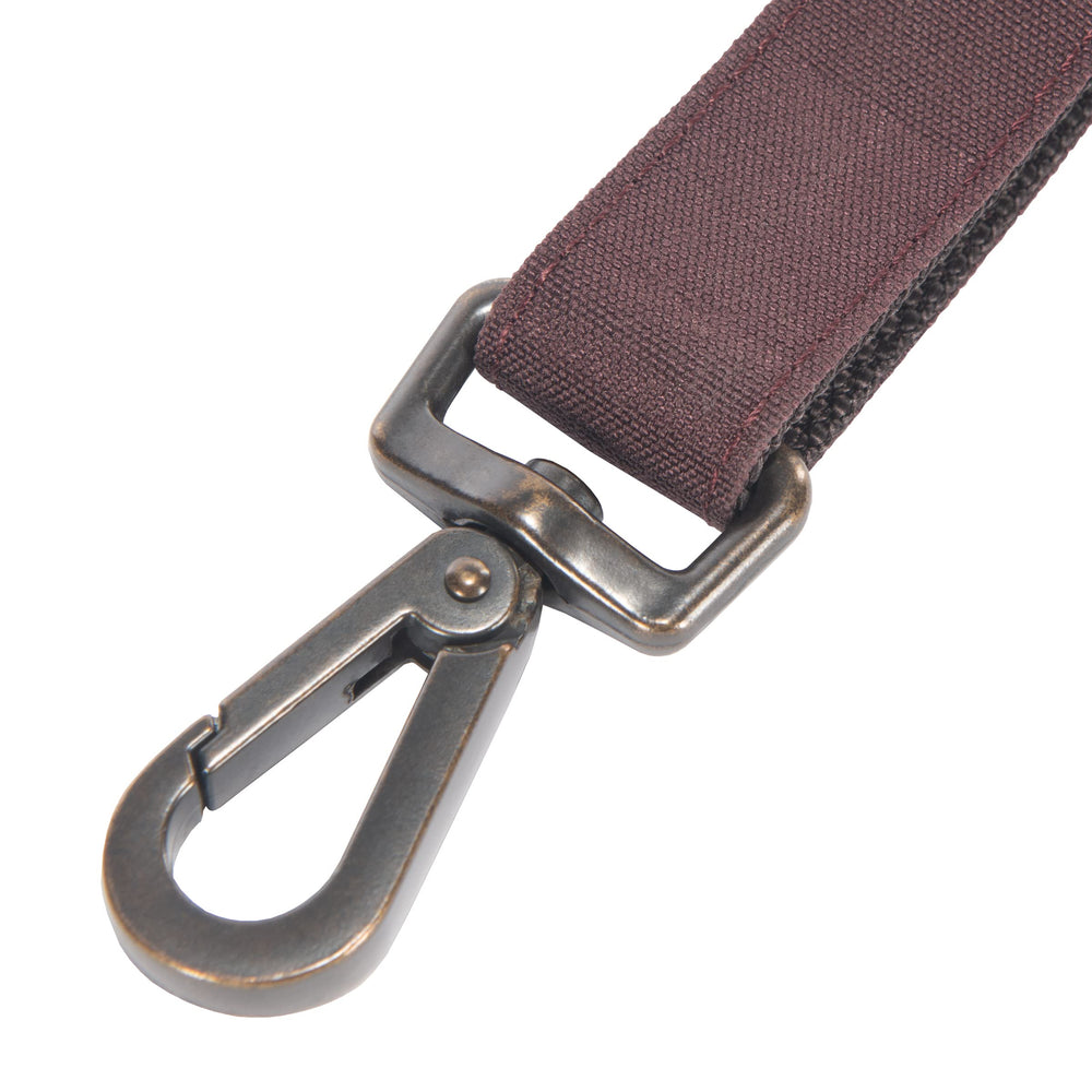 Carhartt Leash Metal Trigger Claw Clasp provides glove-friendly quick attachment