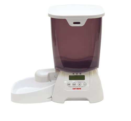 Cat Mate C3000 secure snap-lock lid keeps portions precise and paws out.