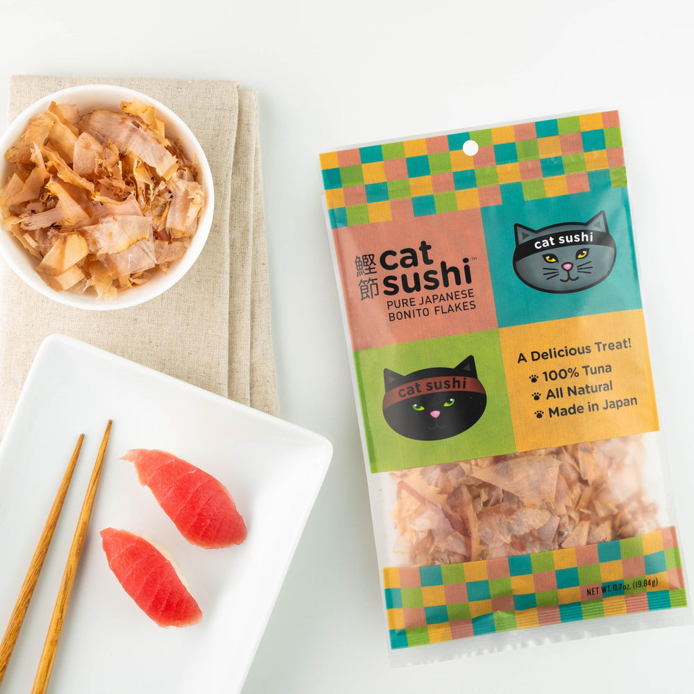 Cat Sushi Bonito Flakes closeup reveals natural tuna color and inviting aroma for picky eaters.