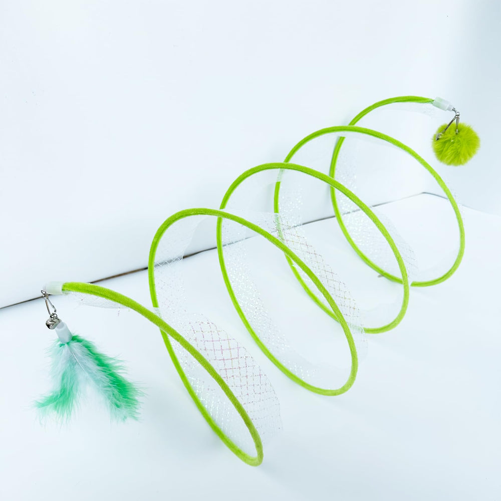 CATENEED Self-Play Spiral Tunnel Green Cat-in-Action demonstrates indoor play