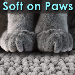 CatGuru litter mat is machine washable for easy cleaning.
