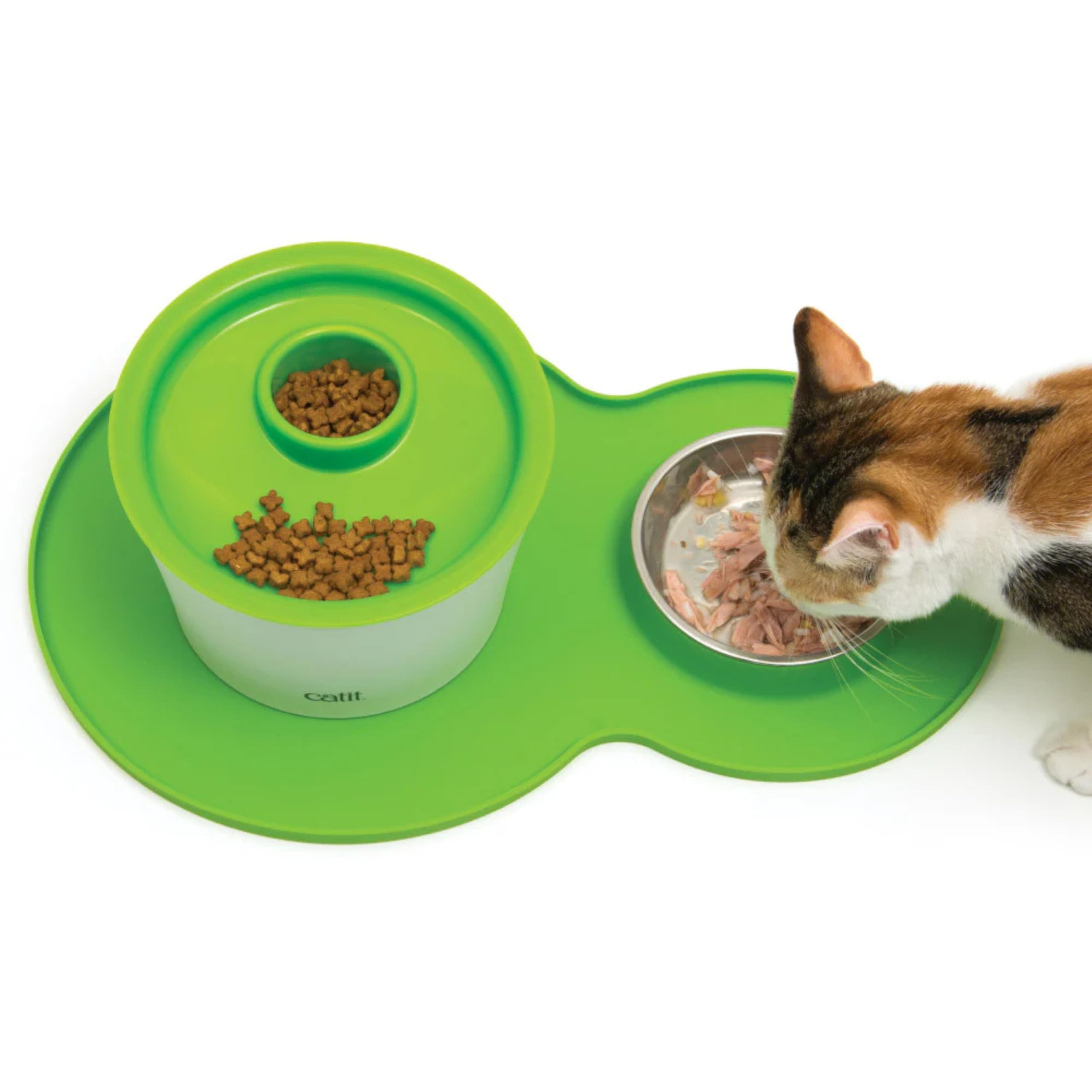 Catit placemat features hanging loop for quick air-drying.