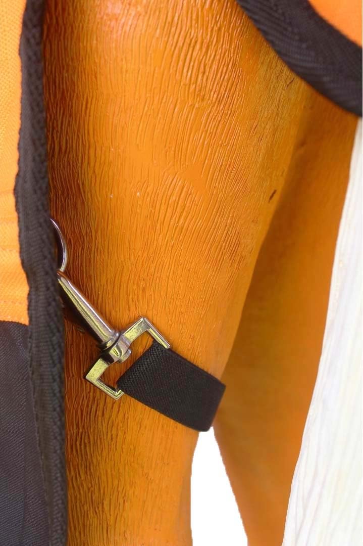CHALLENGER leg straps and shoulder gussets enable natural movement during turnout.