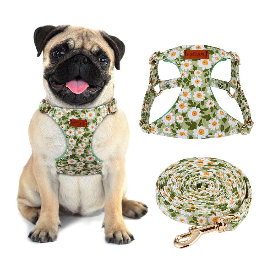 Chede No Pull floral harness fabric closeup highlights soft breathable material for comfort.