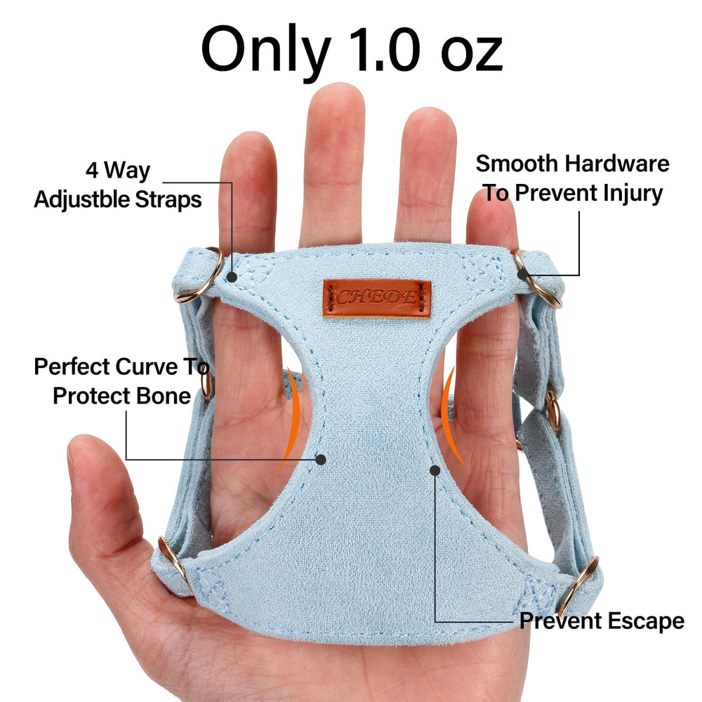 Chede harness release buckle closeup demonstrating easy on/off use