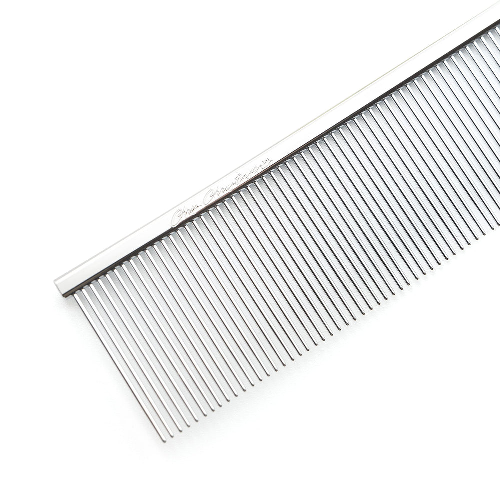 Rounded tips on Chris Christensen 504 Butter Comb reduce snagging during grooming