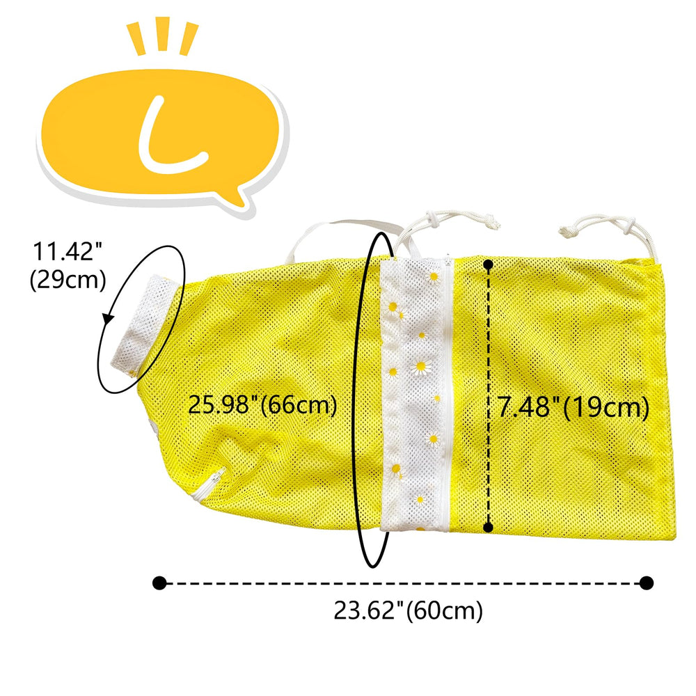 Cinf cat bathing bag includes a handle for lifting your cat during washing.