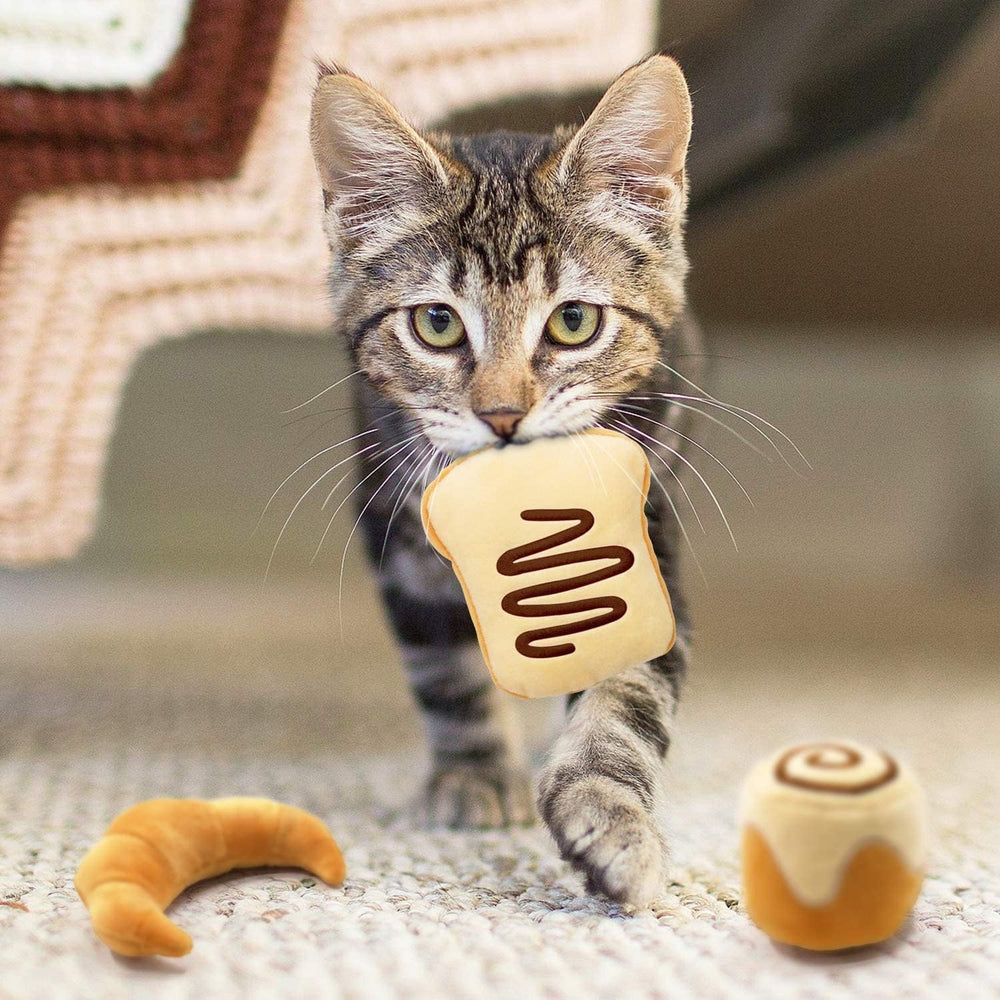 CiyvoLyeen bread bun toy durable plush for active pawing and kicking