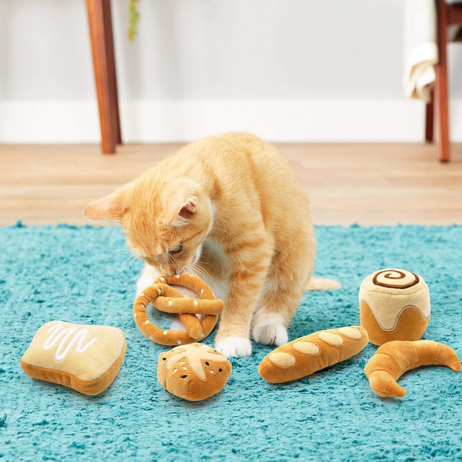 CiyvoLyeen bread cinnamon roll toy cozy keeps cats entertained