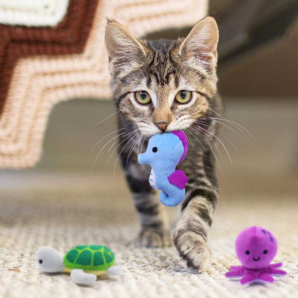 CiyvoLyeen sea turtle catnip toy stimulates gentle gnawing and cuddles.