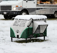 ClimbHope heated cat house exterior shows weatherproof shelter for outdoors