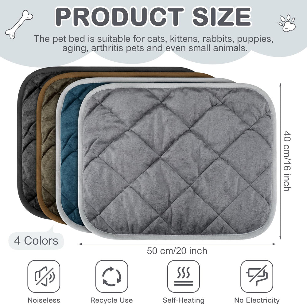 Clysee self-heating cat mat blue in use, pets lounge securely.