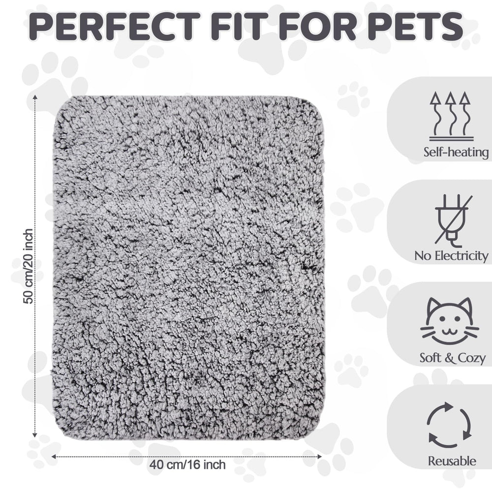 Clysee Self Warming Cat Bed Surface Closeup highlights soft fabric for sensitive noses.
